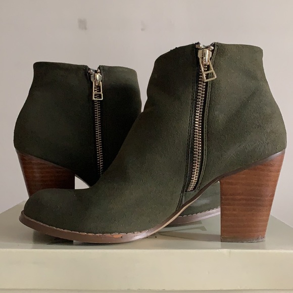 EXPRESSION Moss Green Ankle Boots - Picture 6 of 10